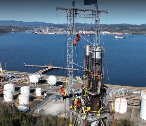 Fakkelbytte ved INEOS Rafsnes sitt anlegg i Porsgrunn. Foto: Bjørn Helge Rønning.