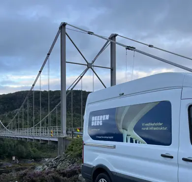 Beerenberg carried out the maintenance of the Storneset suspension bridge in Fjaler municipality. Photo: Beerenberg.