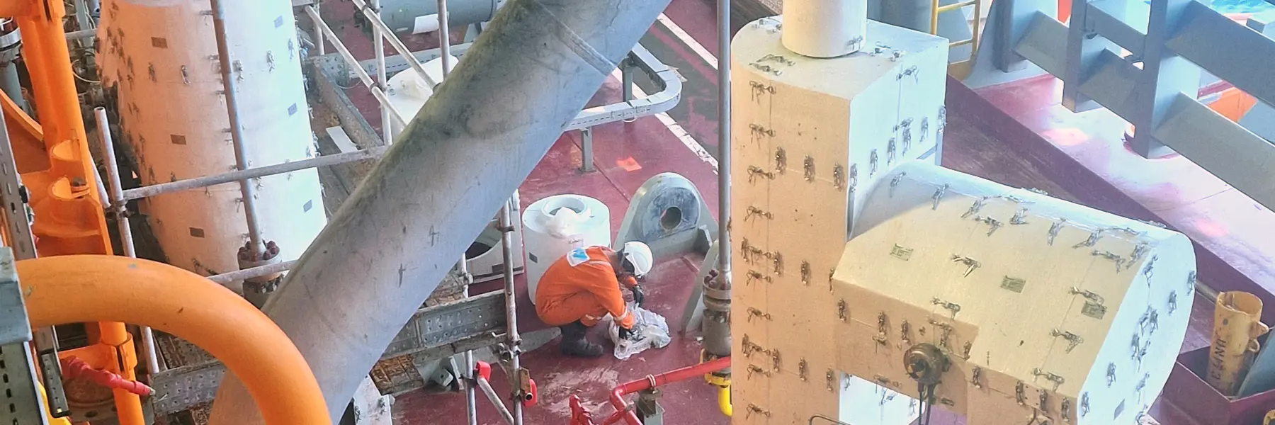 Today the FPSO has passive fire protection of its valves from Beerenbergs Benarx epoxy series. Local fitters installed the Benarx boxes under supervision of Berenberg.