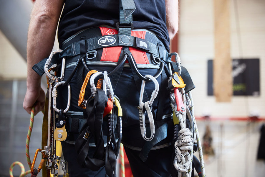 Rope access technique - Our services - Beerenberg