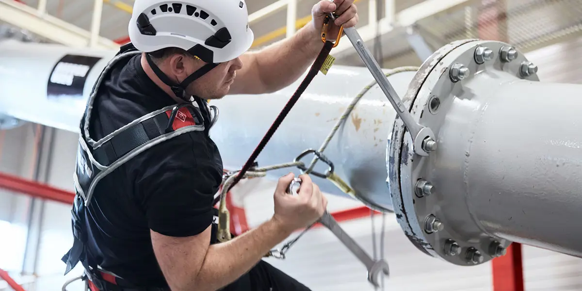 Rope access technique - Our services - Beerenberg