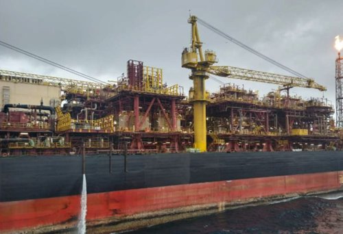 The FPSO hull is now painted black by Beerenberg using Remotion painting robots.