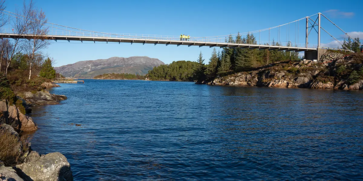 Beerenberg has rehabilitated the Storeneset suspension bridge in Fjaler municipality. Photo: Beerenberg.